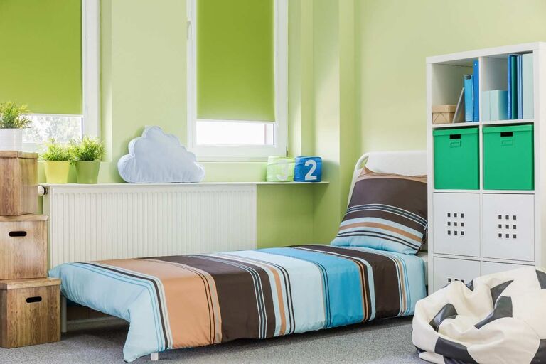 Welche Rollos fürs Kinderzimmer wählen? Sicherheit, Verdunkelung & Design – Der Jakobshop Ratgeber