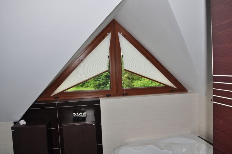 1- Plissee für dreieck Fenster